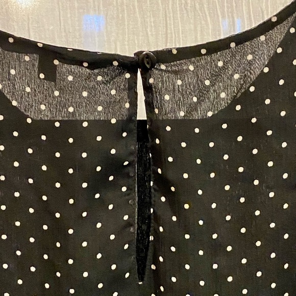 Vero Moda Sleeveless Pleated Blouse. - Picture 5 of 8